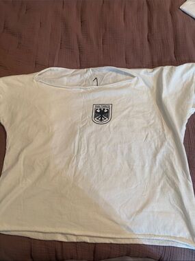 Yeezy authentic VULTURES body White Tee